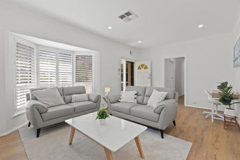 Quiet 2-Bed Retreat With Private Courtyard - Surfers Paradise Gold Coast 0