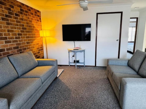 Quiet, 2bdrm Retreat In Tamworth - Surfers Paradise Gold Coast 0