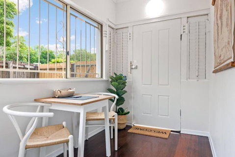 Quiet & Bright Art Deco Apartment By New Farm Park - Surfers Paradise Gold Coast 3