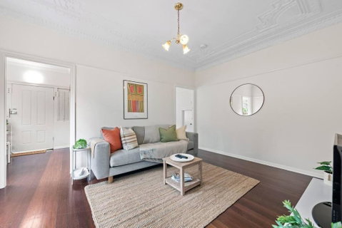 Quiet & Bright Art Deco Apartment By New Farm Park - Surfers Paradise Gold Coast 2