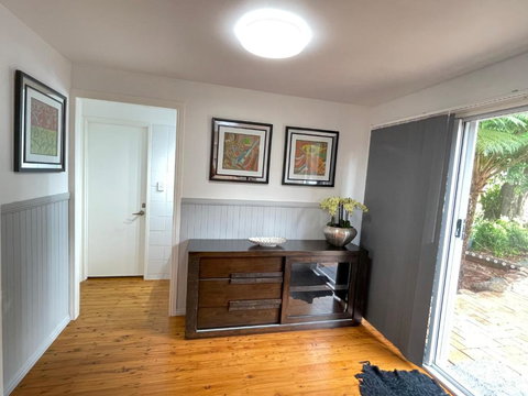 Quiet, Cozy And Calm 3 Bedroom House. - Surfers Paradise Gold Coast 1