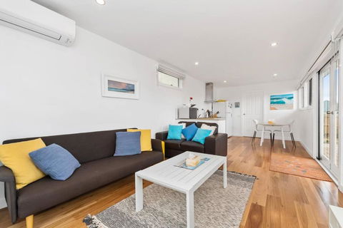 Quiet, Luxurious Guest House - Couples Retreat - Surfers Paradise Gold Coast 3