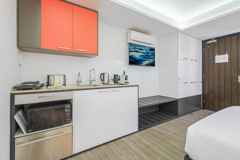 Quirky Studio With Sleek Decor In St Kilda - Surfers Paradise Gold Coast 1
