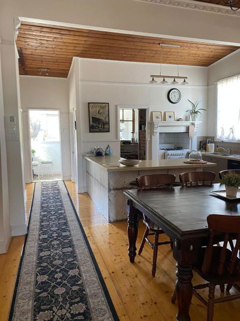 R&R Blue Diamond Luxury Cottage Maryborough, Vic - Surfers Paradise Gold Coast 3