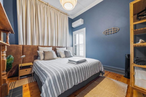 Rawsons Shack Beachfront Unit Suits Single Or Couple - Surfers Paradise Gold Coast 0