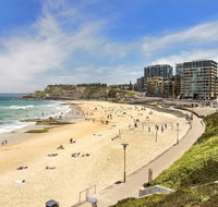 Astra Apartments Newcastle - Surfers Paradise Gold Coast