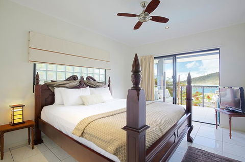 At Waterfront Whitsunday Retreat - Adults Only - Surfers Paradise Gold Coast 1