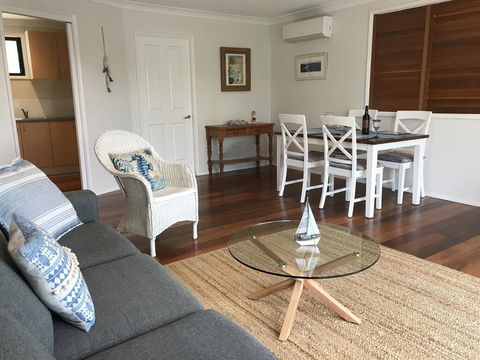 Avalon Seashells 2 Bedroom Apartment With Pool - Surfers Paradise Gold Coast 3