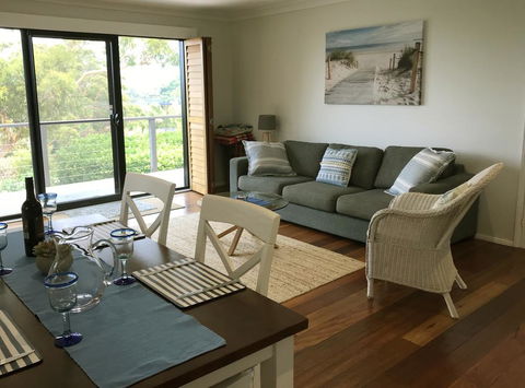 Avalon Seashells 2 Bedroom Apartment With Pool - Surfers Paradise Gold Coast 2