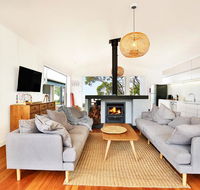 Ayana Beach House - Pet Friendly - Opposite Beach - Surfers Paradise Gold Coast
