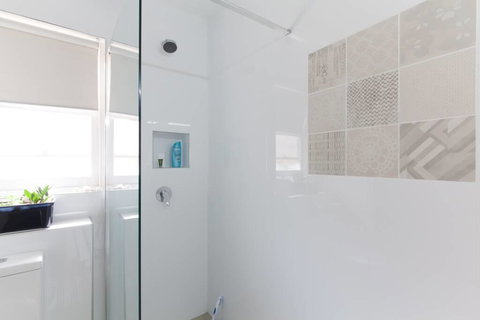 B5 Close To Nedlands, Cafes, Swan River, SCGH & UWA - Surfers Paradise Gold Coast 3