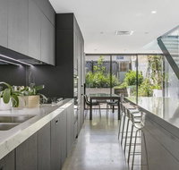 Balmain Bombshell Executive  Family Retreat - Surfers Paradise Gold Coast