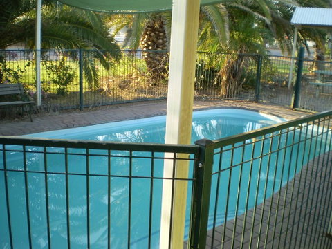 Banjos Overnight And Holiday Units - Surfers Paradise Gold Coast 2