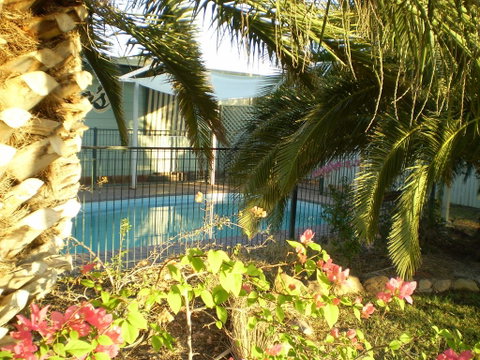 Banjos Overnight And Holiday Units - Surfers Paradise Gold Coast 3
