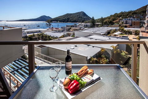 Barrington, 713/35-45 Shoal Bay Road - Surfers Paradise Gold Coast 1