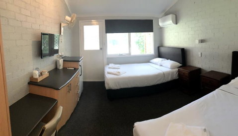 Bateau Bay Hotel - Surfers Paradise Gold Coast 1