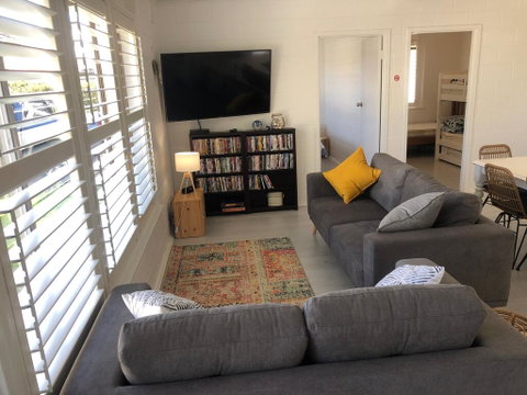 Bay Breeze Cottage - Surfers Paradise Gold Coast 2