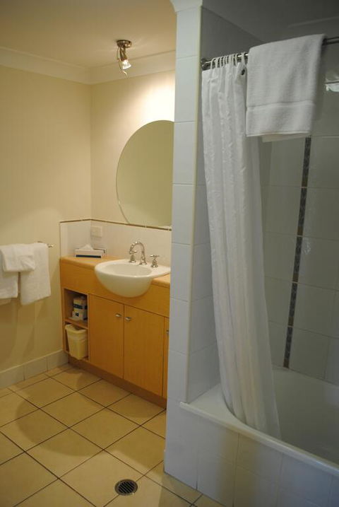 Bay Village Tropical Retreat & Apartments - Surfers Paradise Gold Coast 3