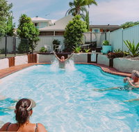 Beach  Bay Holiday Rental - Nelson Bay - Surfers Paradise Gold Coast