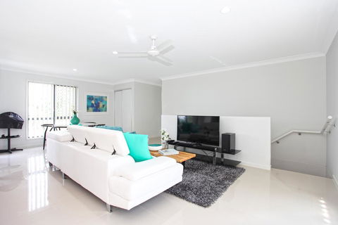 Beach Breeze Holiday House - Surfers Paradise Gold Coast 2