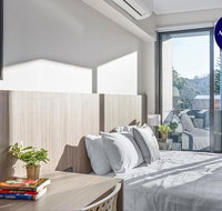 BEACH LOCATION STUDIO // CLOVELLY 4 - Surfers Paradise Gold Coast