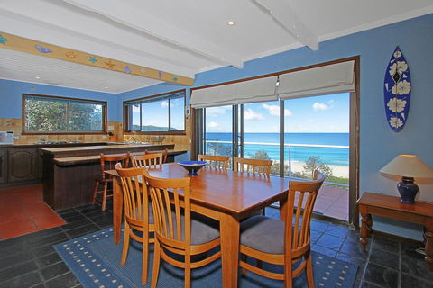 Beach Road 10 Mollymook - Surfers Paradise Gold Coast 2