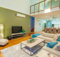 Beach Road Holiday Homes - Surfers Paradise Gold Coast