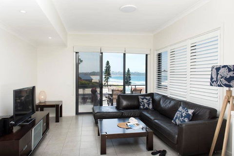 Beachfront 8 - Surfers Paradise Gold Coast 3