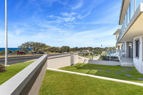 Beachfront Cabarita Apartment - Surfers Paradise Gold Coast 1