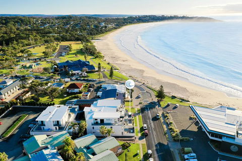 Beachfront One, Mollymook - Surfers Paradise Gold Coast 1