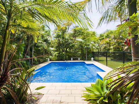 Beachfront Pool House - Absolute Beachfront - Surfers Paradise Gold Coast 0