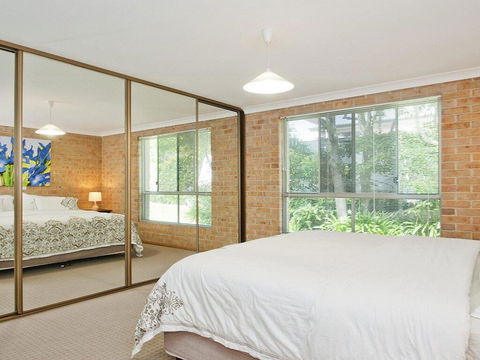 Beachfront Pool House - Absolute Beachfront - Surfers Paradise Gold Coast 3