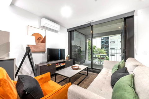 Reid City Escape Modern Stay In ACT - Surfers Paradise Gold Coast 1