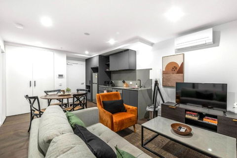 Reid City Escape Modern Stay In ACT - Surfers Paradise Gold Coast 2