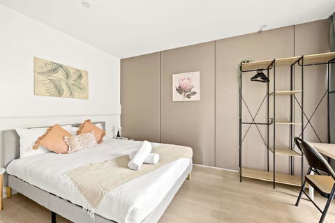Relaxed Queen Room - Serene Spot At Pymble - Shared Bathroom - Surfers Paradise Gold Coast 1