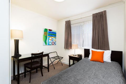 Redcliffe Motor Inn - Surfers Paradise Gold Coast 1