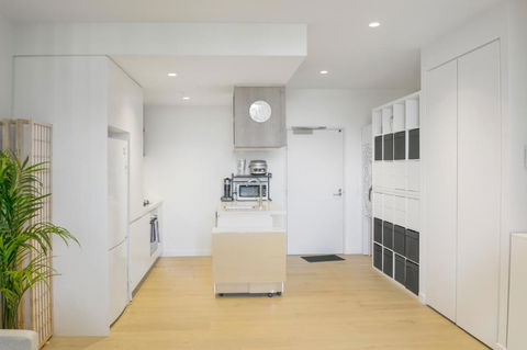 REST COLLECTION One Bedroom Apartment With Study - Surfers Paradise Gold Coast 2
