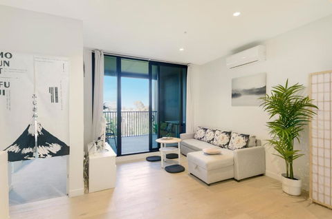 REST COLLECTION One Bedroom Apartment With Study - Surfers Paradise Gold Coast 0