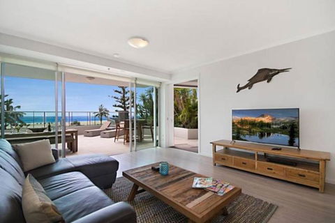 Reflections 202 - Surfers Paradise Gold Coast 2