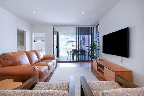 Regatta Hideaway - A Breezy Balcony Residence - Surfers Paradise Gold Coast 0