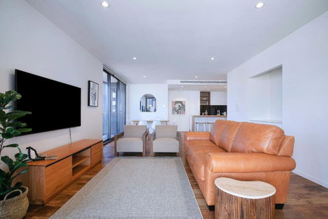 Regatta Hideaway - A Breezy Balcony Residence - Surfers Paradise Gold Coast 3