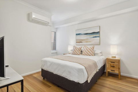 REGL20/11 - Regal In East Perth - Surfers Paradise Gold Coast 1