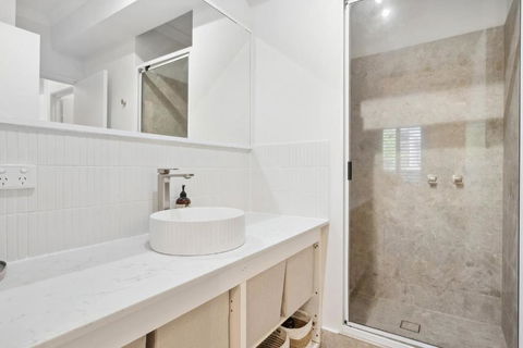 REGL20/11 - Regal In East Perth - Surfers Paradise Gold Coast 3