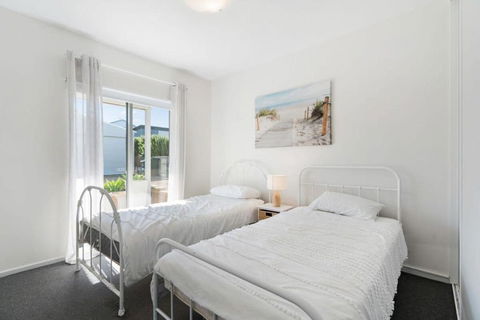 Relax At Middleton - No Linen Included - Pets Negotiable - Wi-Fi - Surfers Paradise Gold Coast 3