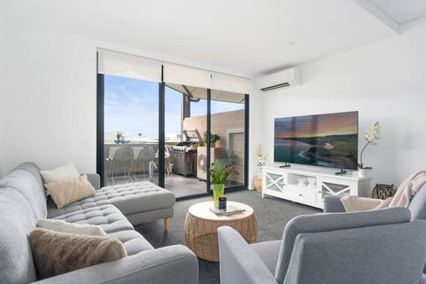 Relax @ Oceania Gerringong - Surfers Paradise Gold Coast 0