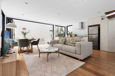 Relaxed Beachside Townhouse - Surfers Paradise Gold Coast 0