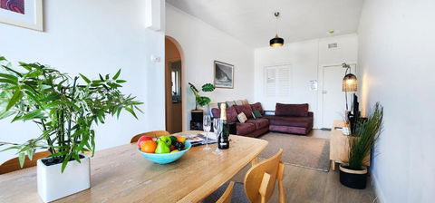 Relaxed Coastal Living With Fantastic Sea Views - Surfers Paradise Gold Coast 2