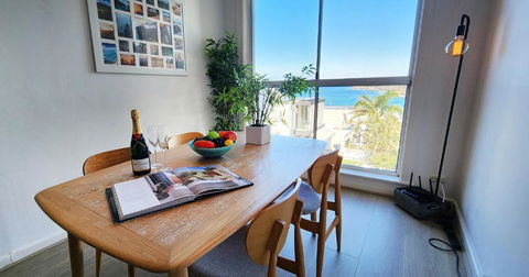 Relaxed Coastal Living With Fantastic Sea Views - Surfers Paradise Gold Coast 0