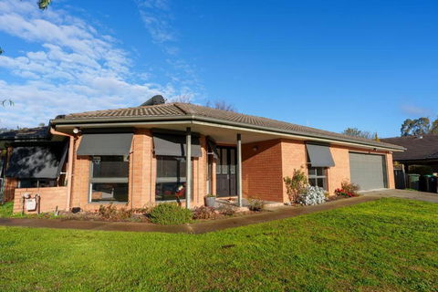 Relaxing 3bd In Tranquil Setting - Surfers Paradise Gold Coast 0