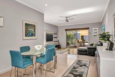 Relaxing Getaway Steps From Grange Beach - Surfers Paradise Gold Coast 0